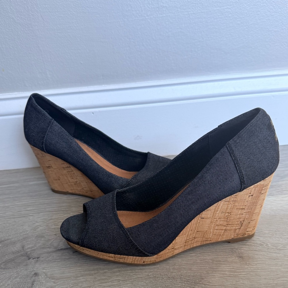 TOMS Stella Peep-Toe Wedges size 8 in Dark Denim